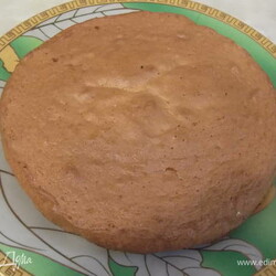 Воздушный апельсиновый бисквит с кремом. Ингредиенты: мука, разрыхлитель, яйца куриные