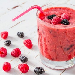 Смузи из замороженных ягод