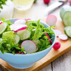 20 легких и очень вкусных салатов с редиской