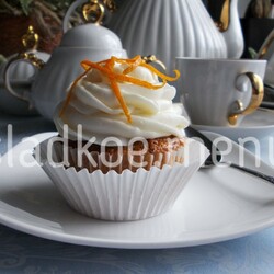 Морковные капкейки с апельсином и сливочно-сырным кремом