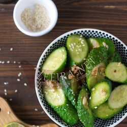 Пикантные огурцы с соевым соусом