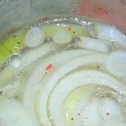 Рецепт салата из репчатого лука »