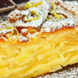 Затмила все торты и пирожные! Рецепт вкуснейшей шарлотки