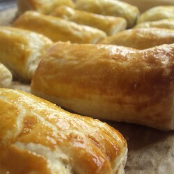 Пирожки из слоеного теста