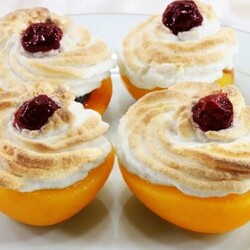 Персики с безе