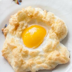 Воздушная яичница “облако” - Вкусные простые рецепты с фото пошагово на каждый день! IdealRecept.com