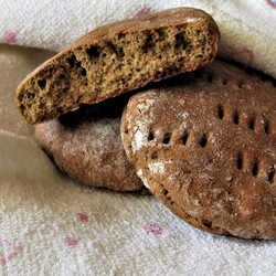 Это не просто лепешки, а великолепный рецепт ржаных лепешек на кефире