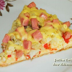 с колбасой и луком