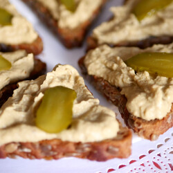 Намазка на хлеб из баклажанов