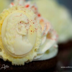 Кексы «Красный бархат» с вишнёвой начинкой