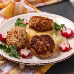 Котлеты из индейки с творогом и пекинской капустой — рецепт с фото