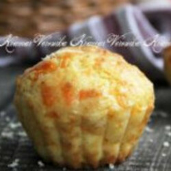 Простой рецепт сырных маффинов в формочках