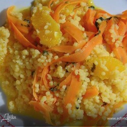 Марокканский салат из кускуса, апельсина и моркови . Ингредиенты: кускус, апельсины, морковь