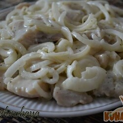 Селедка с луком в майонезно-горчичной заправке