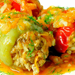 Наивкуснейшие фаршированные перцы. Меня научила так готовить бабушка, теперь это мой коронный рецепт!