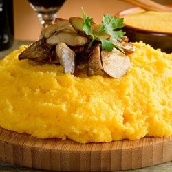 (Видео) Пошаговая инструкция приготовления мамалыги. Вкусно, аппетитно и полезно!-Одна Минута