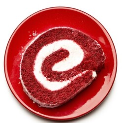 Вишневый рулет «Красный бархат»