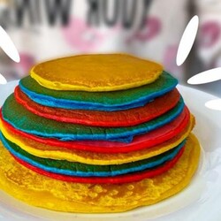 Панкейки на молоке разноцветные