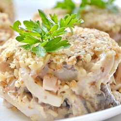 Салаты с шампиньонами и грецкими орехами: рецепты приготовления сытных блюд