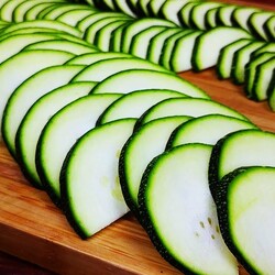 (Видео) Супер малосольные кабачки. Вкуснее огурцов и не надоедают. Вы так точно не готовили!