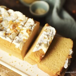 Апельсиновый кекс. Ингредиенты: миндальная мука, кукурузная крупа, псиллиум