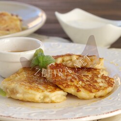 Быстрые и очень вкусные драники из яблок