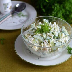 20 простых салатов из яиц и огурцов