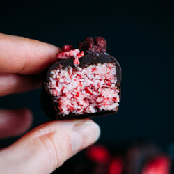 Клубничные батончики с кокосом и шоколадом - The-Challenger.ru