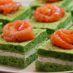 Закуска на новогодний стол: фантастические яркие пирожные с творожной начинкой и красной рыбой-Одна Минута