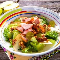 Салат с копченой курицей: 10 вкусных рецептов приготовления