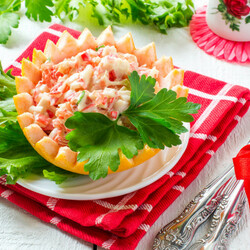 Оригинальный рецепт салата с крабовыми палочками и грейпфрутом