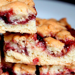 Песочное печенье с вареньем и крошкой – лакомство с детства