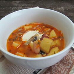 Щи с квашеной капустой и шампиньоном