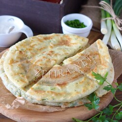 Лепешки на кефире с начинкой из сыра