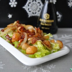 Салат из морского гребешка и бекона