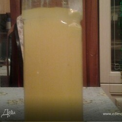 Напиток из кожуры апельсина. Ингредиенты: лимонная кислота, сахарный песок, апельсиновая цедра