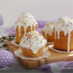 Апельсиновый бездрожжевой кулич. Ингредиенты: сахар, яичные белки, сахарная пудра