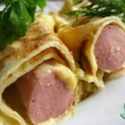 Яичные рулетики с сосисками