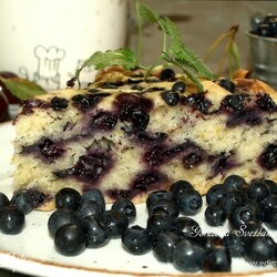 Апельсиновый пирог с черникой. Ингредиенты: апельсиновый сок свежевыжатый, растительное масло, виски