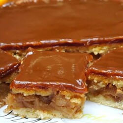 Яблочный пирог как торт: тонкое тесто и уйма вкуснейшей яблочной начинки!