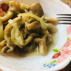 Маринованные вешенки