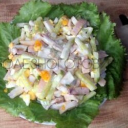 Белковый салат из кальмаров с огурцом и яйцом: для тех, кто худеет