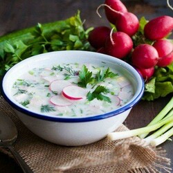 15 рецептов вкусной окрошки, которую можно готовить все лето