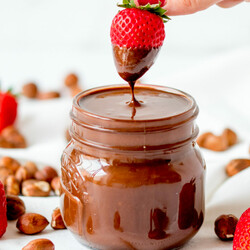 Шоколадная паста из 4-х ингредиентов: подходит для любой выпечки или можно просто намазать на хлеб-Одна Минута