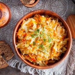 20 рецептов тушеной капусты, которые разнообразят твое меню