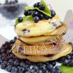 Оладьи с черникой