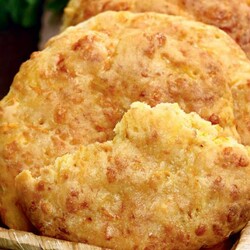 Быстрые сырные лепешки с морковью