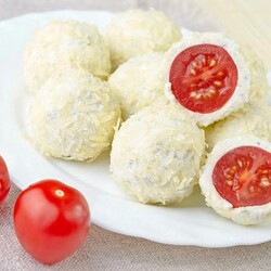 Сырные шарики с черри
