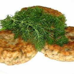 Биточки из рыбных консерв с рисом