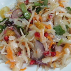 Салат из квашеной капусты с апельсином